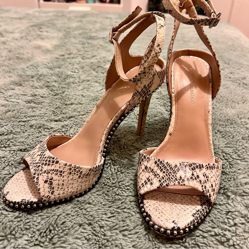 BCBG Leather Snake Peep Toe Heels size 7.5